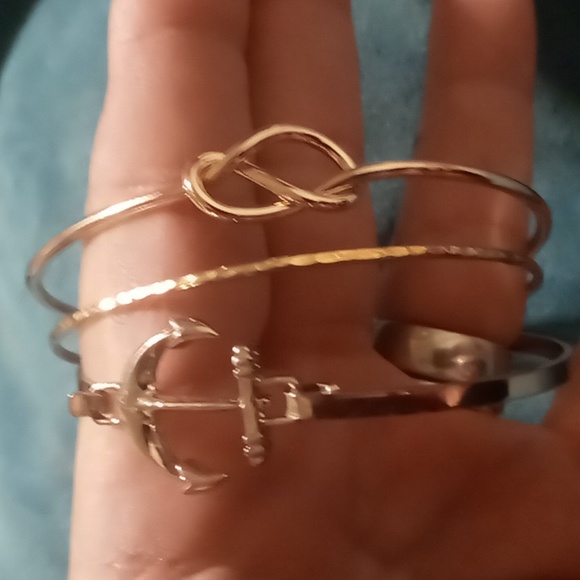 Knot cuff style bracelet & anchor 1 bangle gold tone all three. - Picture 5 of 6
